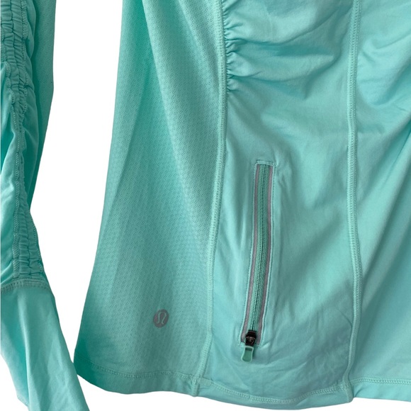 Lululemon Aqua Blue Top - Size 4 - Picture 8 of 8